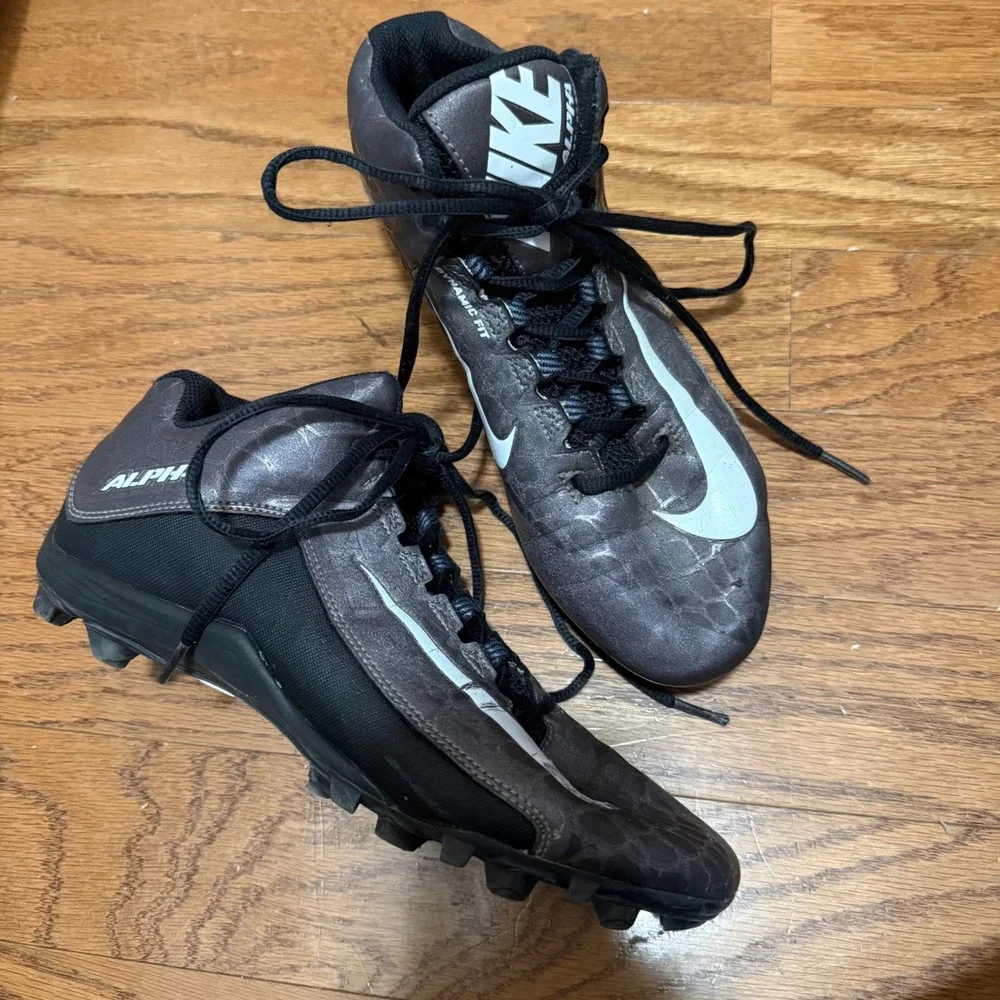Nike Alpha Dynamic Fit Football Cleats Black White‎ Size 7.5